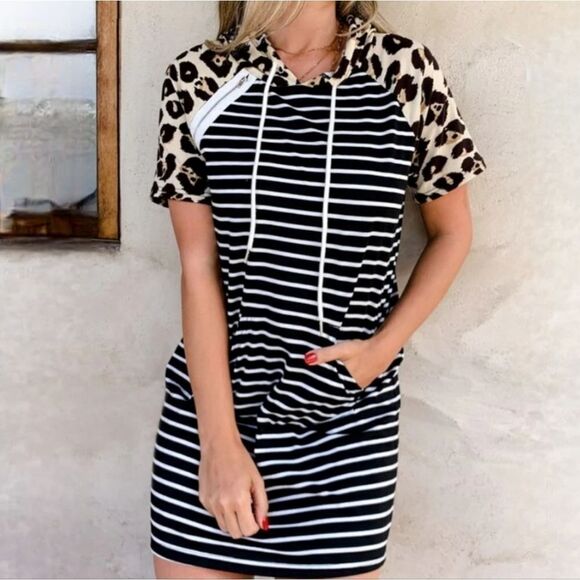 AMOLI In The Hood Hoodie Dress - Picture 1 of 16